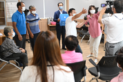 [포토] 조병옥 음성군수, 7080 마을회관 속풀이 토크쇼 열어
