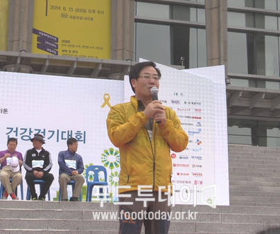 정승 식약처장 인사말을 하고 있다.