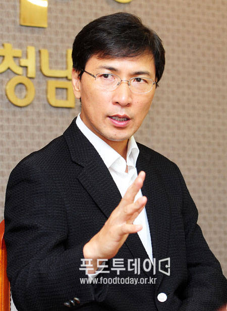 안희정 충남도지사