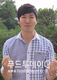 가수 홍원빈