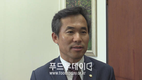 김승남 의원 (새정치민주연합)