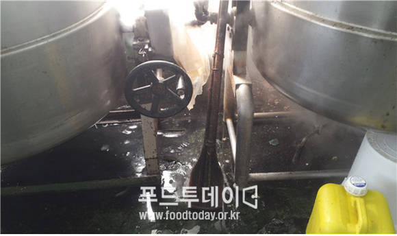 작업장 시설을 비위생적으로 관리