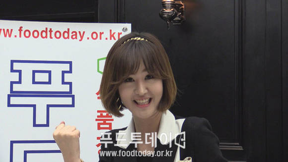 가수 윤수현