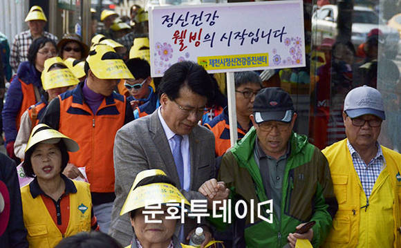 이근규 제천시장, 시민시장들과 벚꽃길 걷기대회