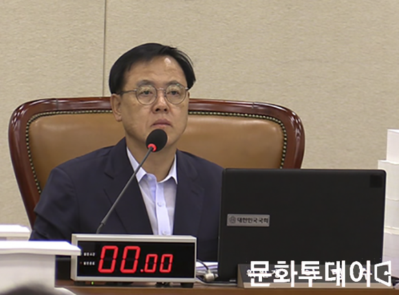이명수 보건복지 위원장