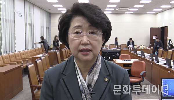 김승희 국회의원이 문화투데이와 인터뷰를 하고 있다