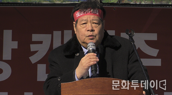하필수 서울노래연습장업협회 회장이 노래연습장 캔맥주 허용 호소하고 있다