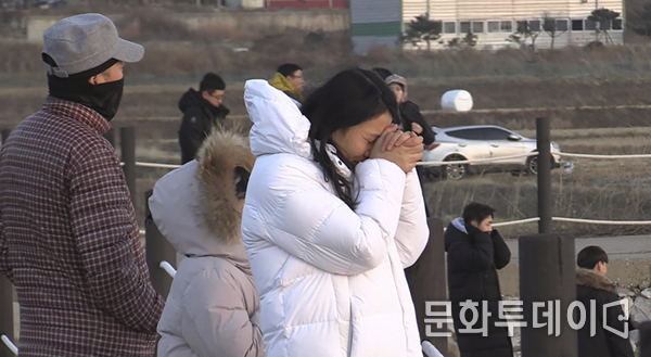 인천 강화도 장화리 낙조마을. 무술년 해가 저무는 모습을 보며 한해를 보내고 있다 