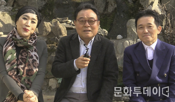 왼쪽부터 가수 박승희, 탤런트 겸 가수 임선택, 가수 서상억