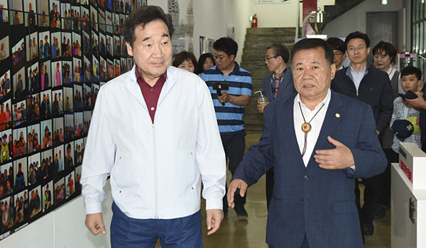 이낙연 국무총리, 신득상 강화군의회 의장.