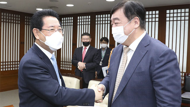 왼쪽부터 김영록 전라남도지사, 싱하이밍 주한 중국대사