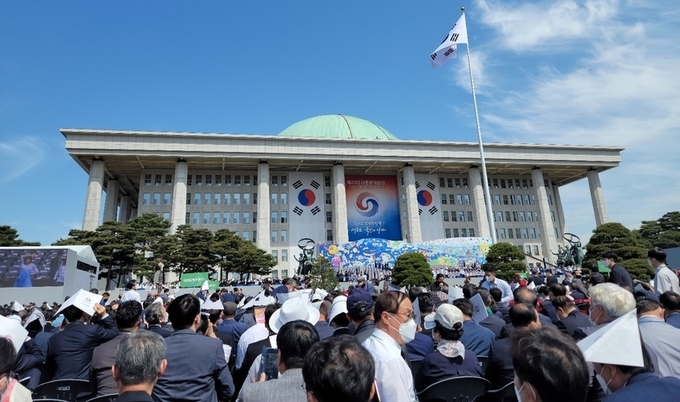 10일 윤석열 대통령 취임식에는 수많은 인파가 몰리며 새 시대를 여는 대통령의 취임을 축하했다.