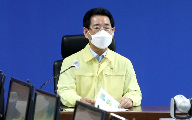 김영록 전남도지사가 31일 중앙재난대책본부에서 태풍 대비 회의를 주재하고 있다 (전라남도)