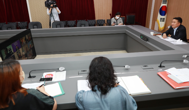 김영환 충북도지사가 1일 아시아·태평양 한국수입상연합회(KOFIA) 정례회의에서 모두발언을 하고 있다 (충청북도)