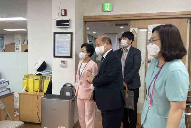 송두환 국가인권위원장, 노인 인권 현장방문 (국가인권위원회 제공)