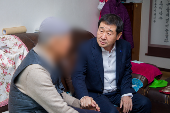 이재영 증평군수 설 맞아 어려운 이웃 위문 (증평군)