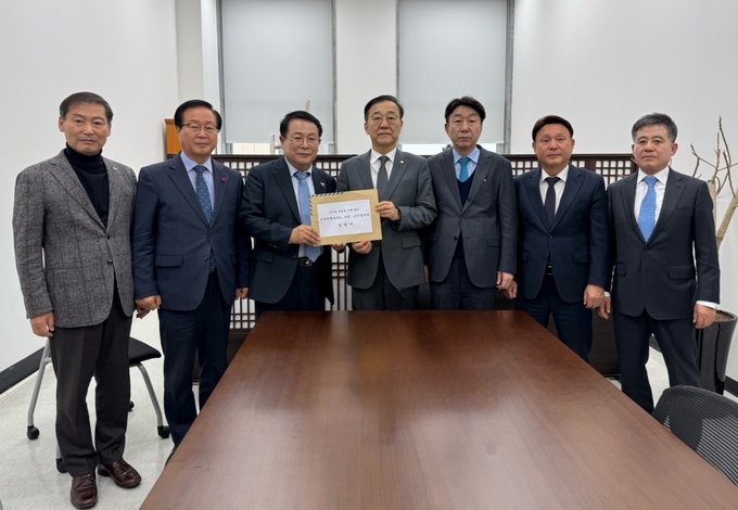 전북특별자치도 시장·군수 협의회 국회 방문 (전북특별자치도 시장군수협의회 제공)