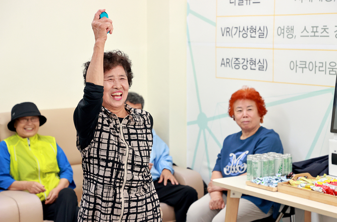 노인복지관 복지프로그램 (괴산군)